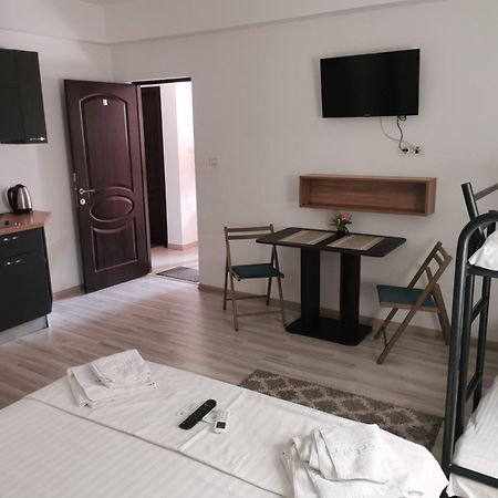 Hotel Ipsilanti Яссы Экстерьер фото